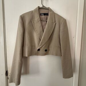 Zara Cropped Double-Breasted Blazer in Light Beige